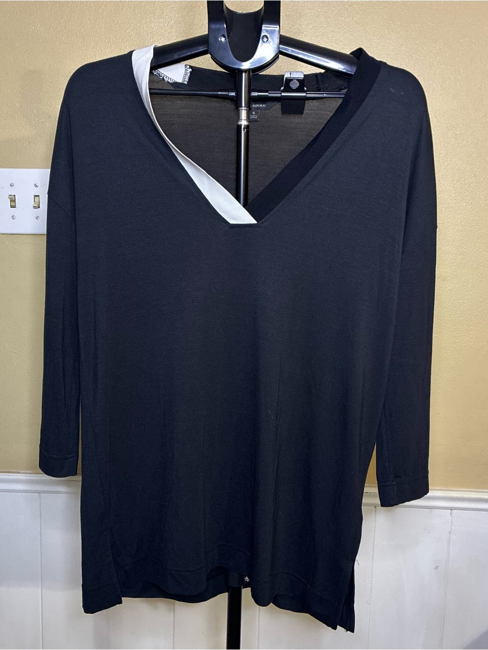Banana Republic Black V-Neck Long Sleeve Top with White Trim